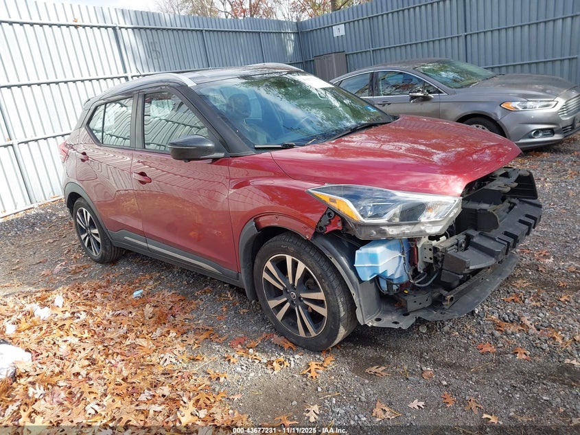 NISSAN KICKS SR XTRONIC CVT