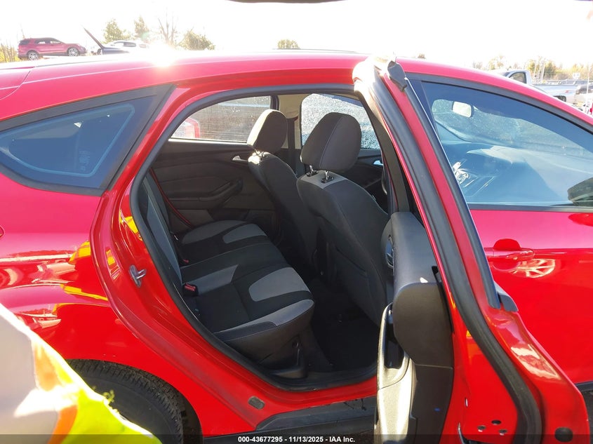 2015 FORD FOCUS SE - 1FADP3K2XFL277166