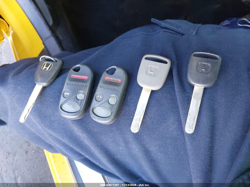 2005 Honda S2000 VIN: JHMAP21435S007998 Lot: 43677297