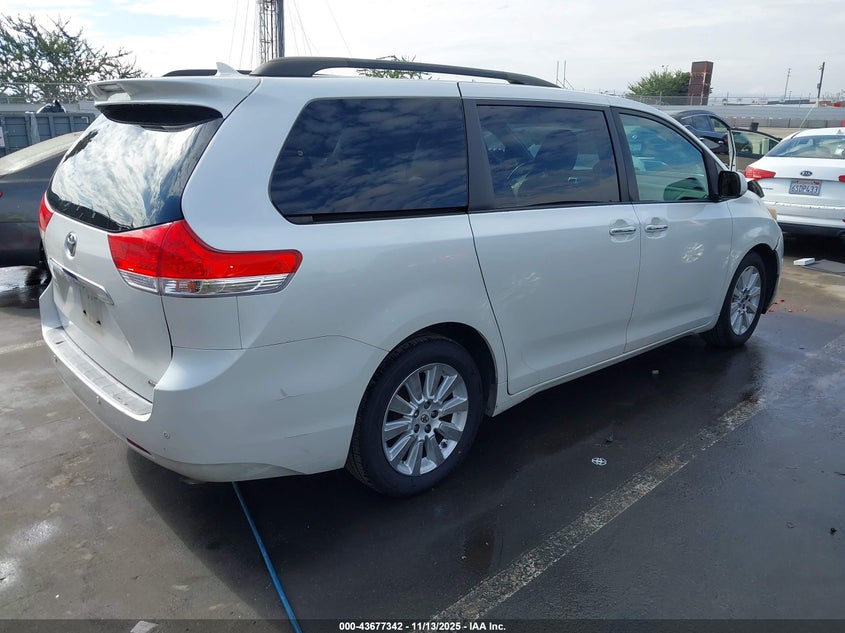 5TDYK3DCXBS106443 2011 TOYOTA SIENNA photo no. 4