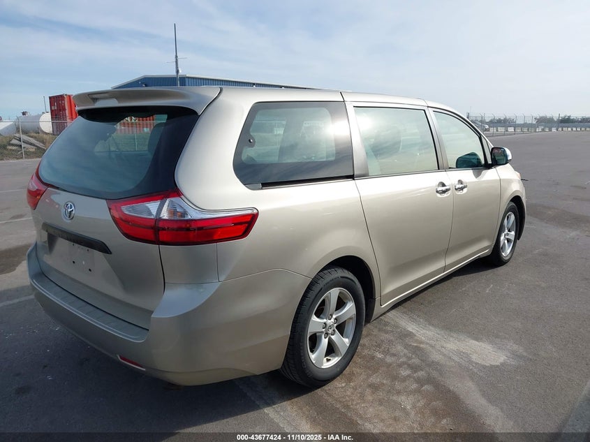 5TDZK3DC1FS598628 2015 TOYOTA SIENNA photo no. 4