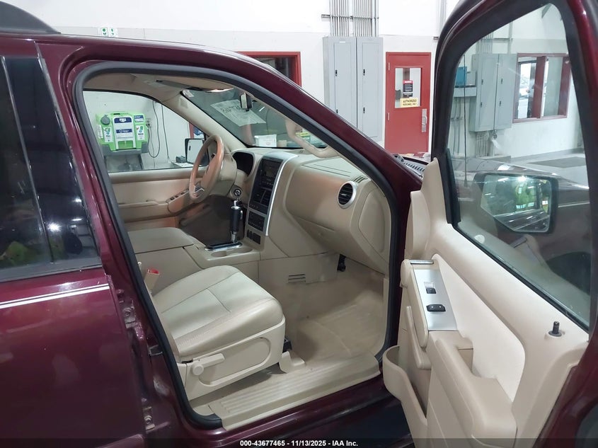 4M2EU47E67UJ22006 2007 MERCURY MOUNTAINEER photo no. 5
