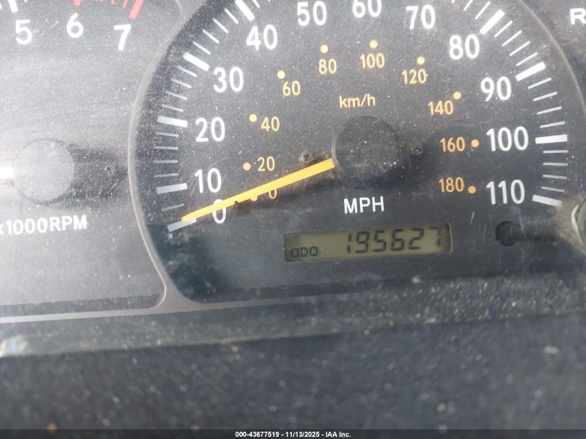 2000 Toyota Tundra Ltd V8 VIN: 5TBRT3815YS039973 Lot: 43677519