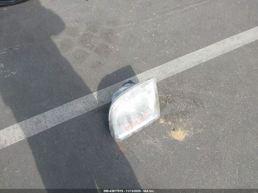 2000 Toyota Tundra Ltd V8 VIN: 5TBRT3815YS039973 Lot: 43677519