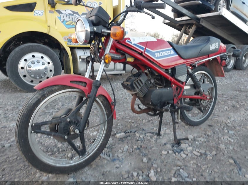JH2AC0107CK001060 1982 HONDA  photo no. 2