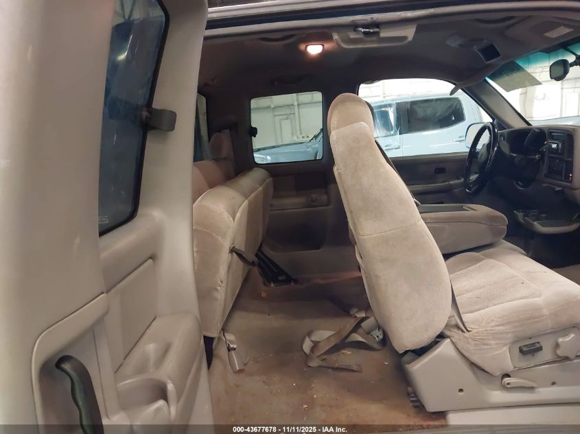 2000 Chevrolet Silverado 1500 Ls VIN: 1GCEK19T3YE192628 Lot: 43677678