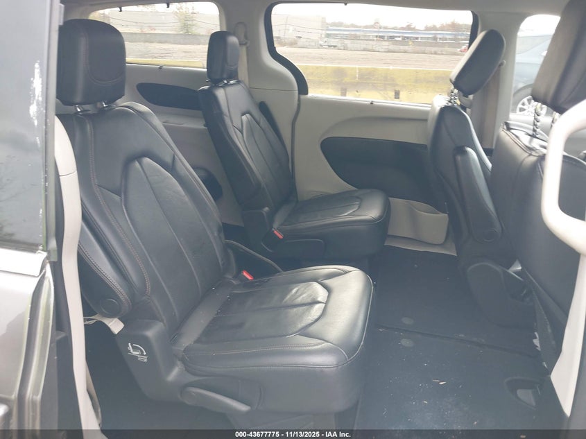 2020 Chrysler Pacifica Touring L VIN: 2C4RC1BG7LR137655 Lot: 43677775