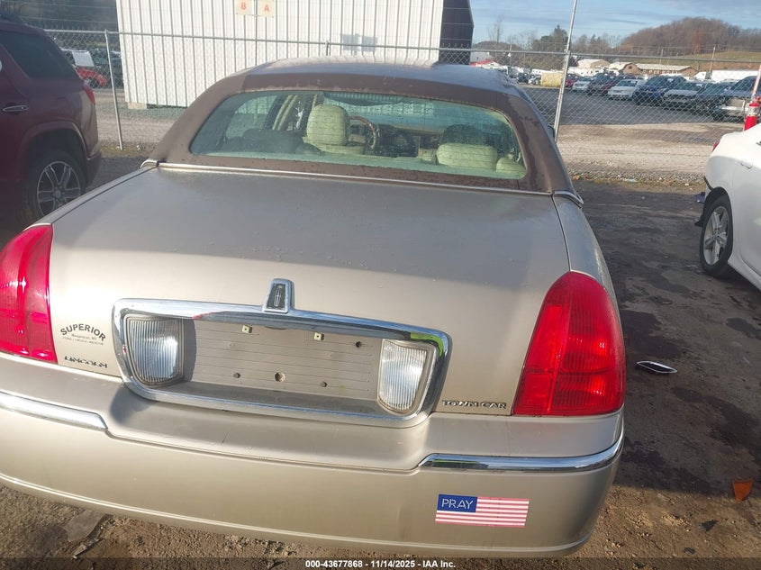 2008 Lincoln Town Car Signature L VIN: 2LNHM85W98X634371 Lot: 43677868