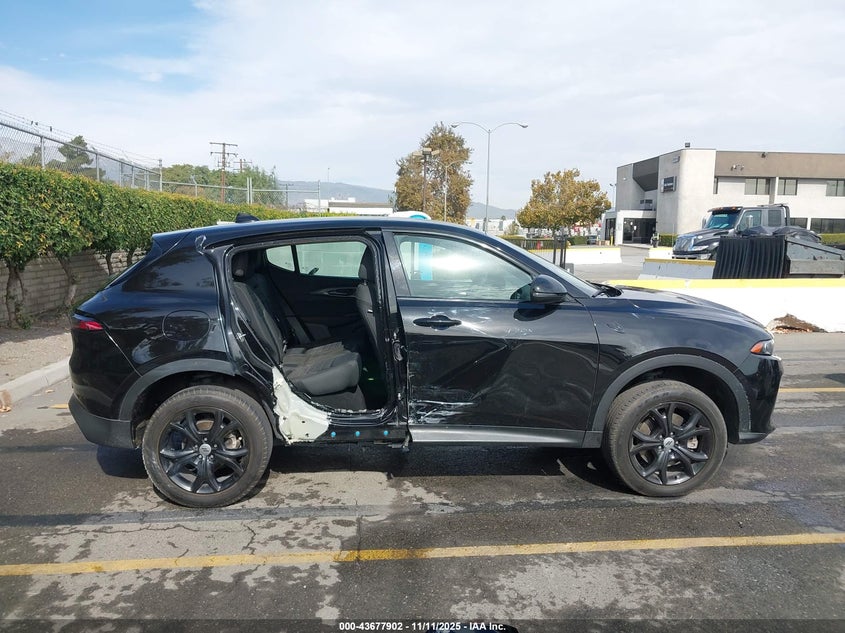 2023 Dodge Hornet Gt Awd VIN: ZACNDFAN7P3A04372 Lot: 43677902