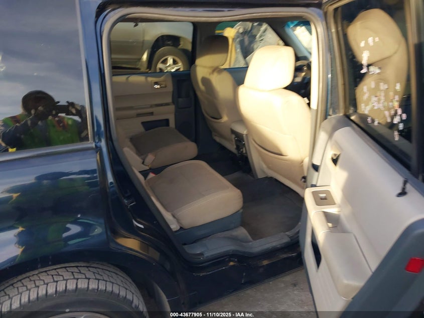 2009 Ford Flex Se VIN: 2FMDK51CX9BA00242 Lot: 43677905