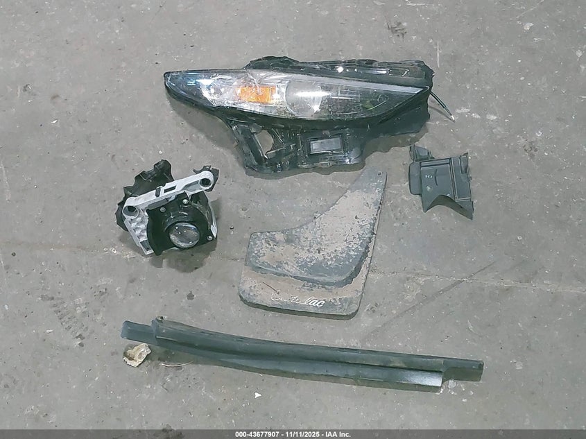 2023 Mazda Mazda3 2.5 S Carbon Edition VIN: JM1BPALM6P1602690 Lot: 43677907