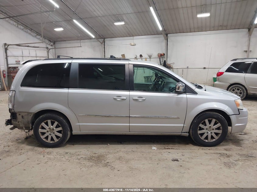 2011 Chrysler Town & Country Touring-L VIN: 2A4RR8DG7BR704363 Lot: 43677916