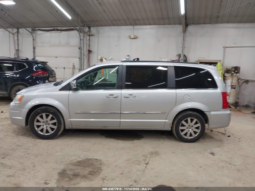 2011 Chrysler Town & Country Touring-L VIN: 2A4RR8DG7BR704363 Lot: 43677916