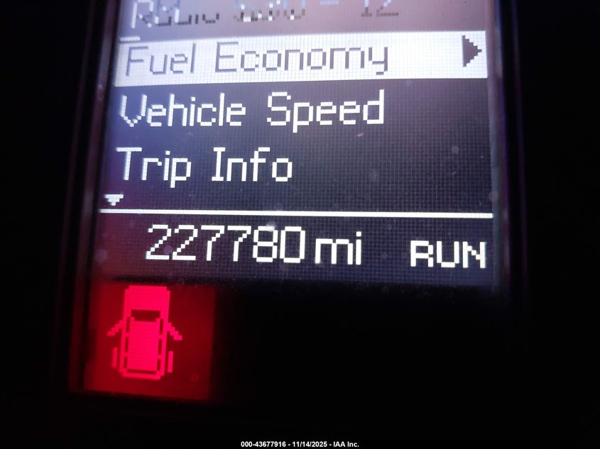 2011 Chrysler Town & Country Touring-L VIN: 2A4RR8DG7BR704363 Lot: 43677916