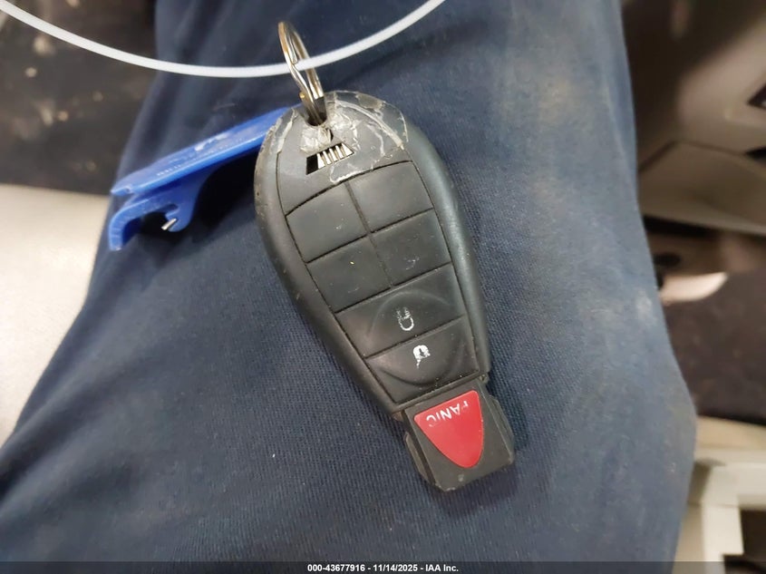 2011 Chrysler Town & Country Touring-L VIN: 2A4RR8DG7BR704363 Lot: 43677916