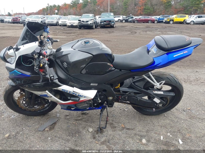 2007 Suzuki Gsx-R1000 VIN: JS1GT77A472106313 Lot: 43678074