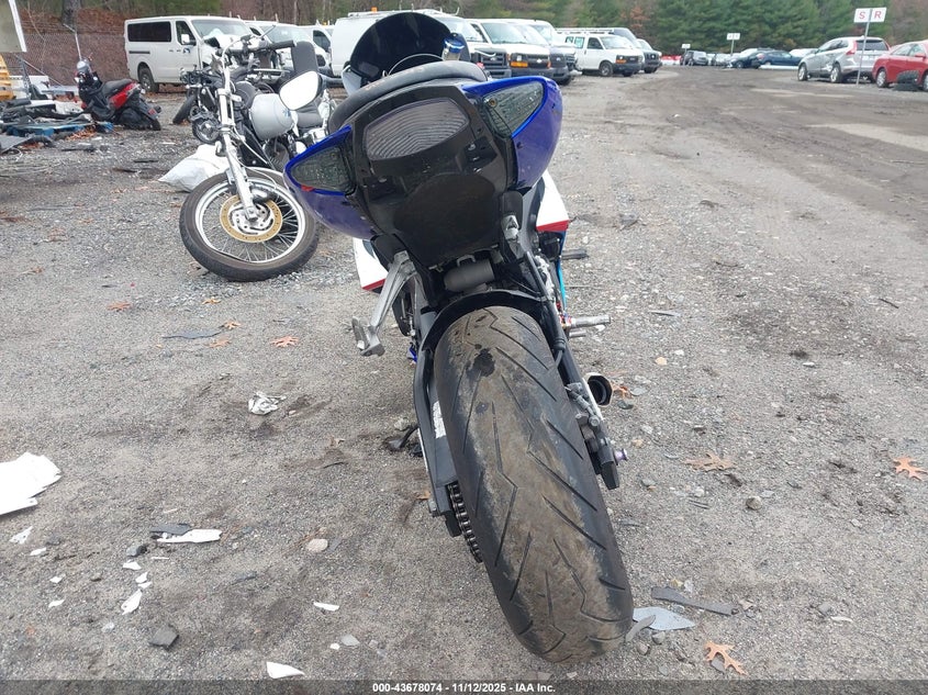 2007 Suzuki Gsx-R1000 VIN: JS1GT77A472106313 Lot: 43678074