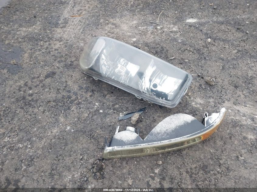 2004 GMC Yukon Slt VIN: 1GKEK13Z74J301949 Lot: 43678084