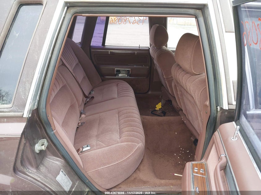 1988 Lincoln Town Car VIN: 1LNBM81F0JY771409 Lot: 43678086