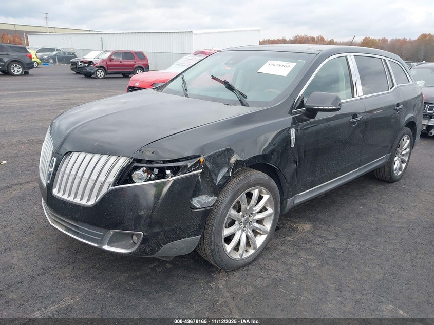 2LMHJ5FR4ABJ50289 2010 LINCOLN MKT photo no. 2