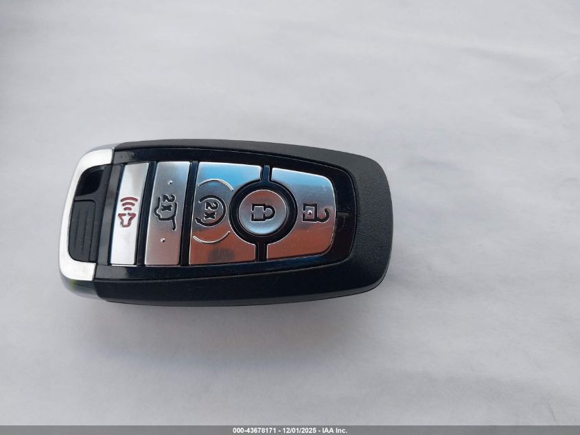 2020 Ford Escape Titanium VIN: 1FMCU9J9XLUB17693 Lot: 43678171