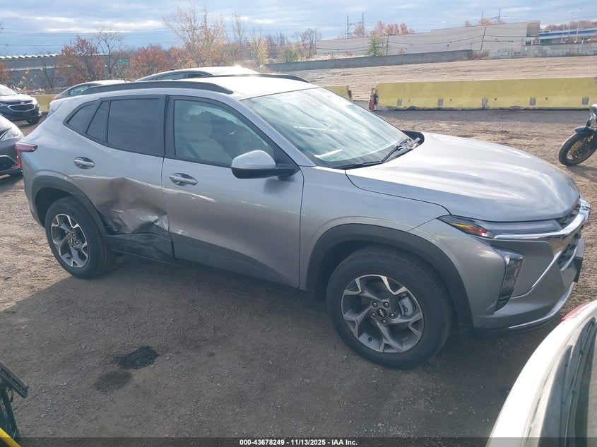 CHEVROLET TRAX FWD LT