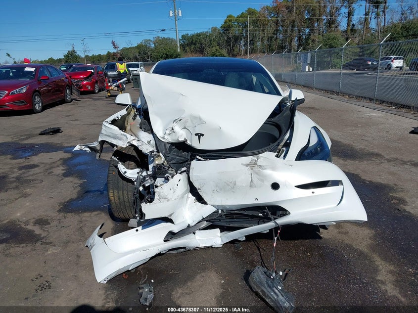 2022 Tesla Model 3 Long Range Dual Motor All-Wheel Drive VIN: 5YJ3E1EB2NF101368 Lot: 43678307