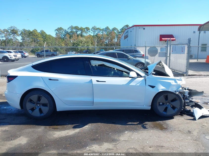 2022 Tesla Model 3 Long Range Dual Motor All-Wheel Drive VIN: 5YJ3E1EB2NF101368 Lot: 43678307