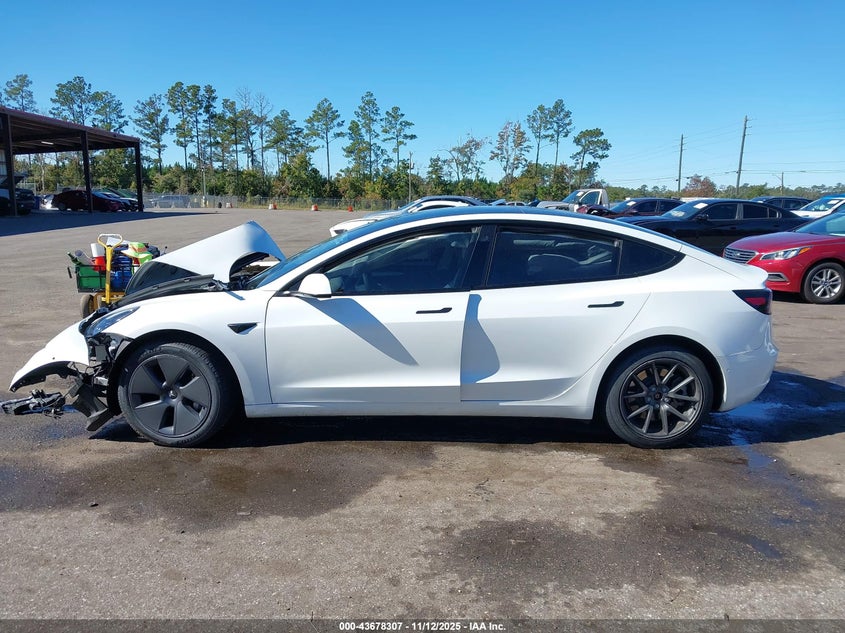 2022 Tesla Model 3 Long Range Dual Motor All-Wheel Drive VIN: 5YJ3E1EB2NF101368 Lot: 43678307