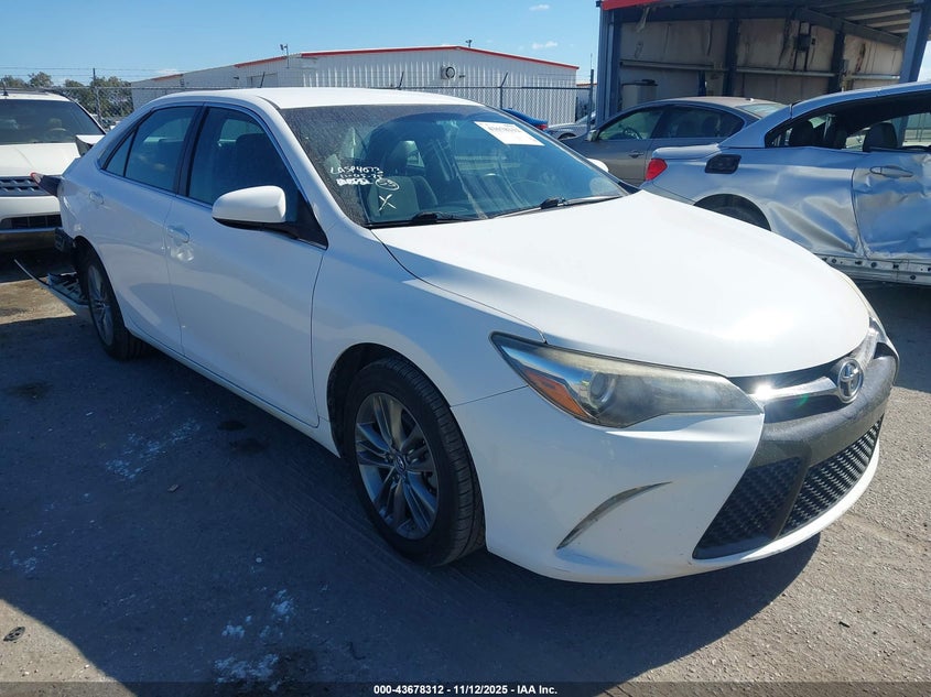 TOYOTA CAMRY SE