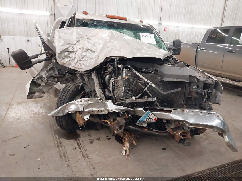 2004 Chevrolet Silverado 3500 Work Truck VIN: 1GCJK33214F226726 Lot: 43678437