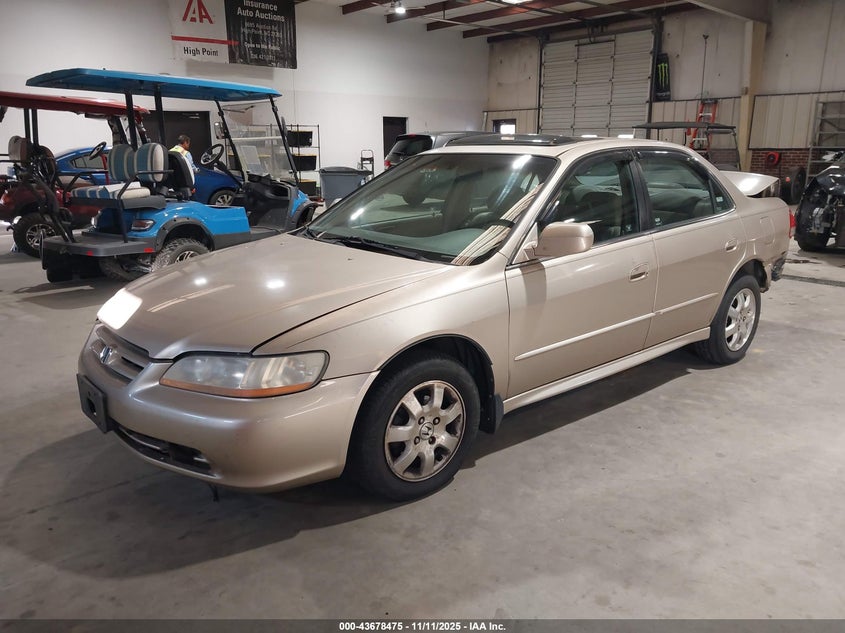 1HGCG56631A013887 2001 HONDA ACCORD photo no. 2