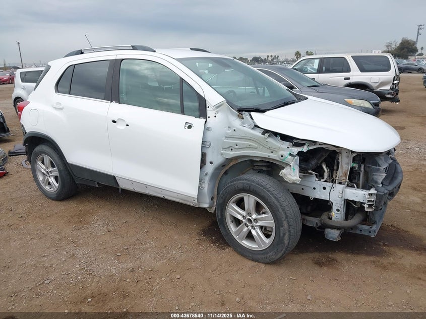 2020 CHEVROLET TRAX FWD LT - 3GNCJLSB0LL211160