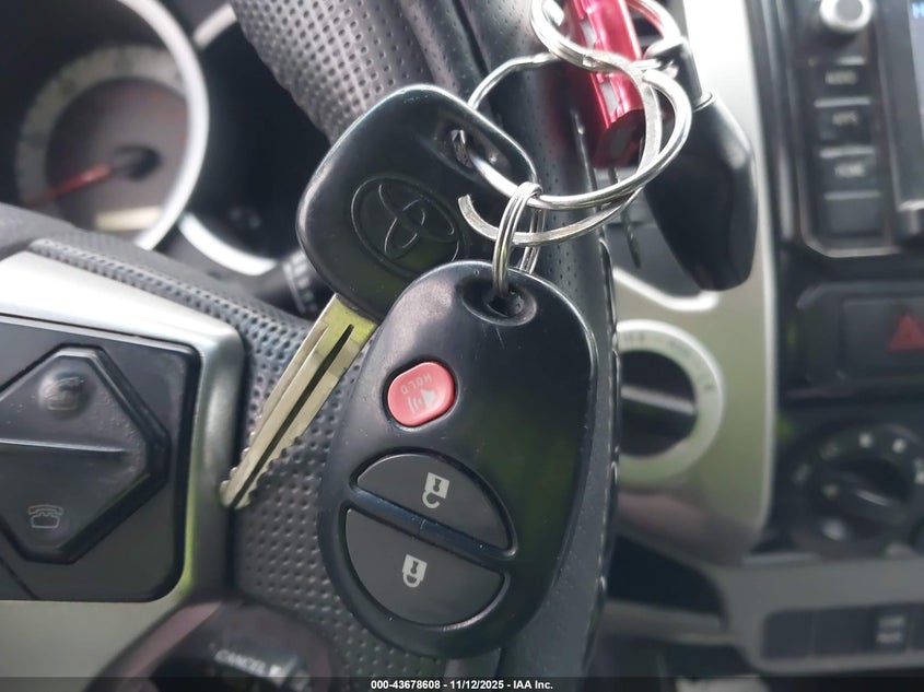 2014 TOYOTA TACOMA BASE V6 3TMMU4FN8EM066364