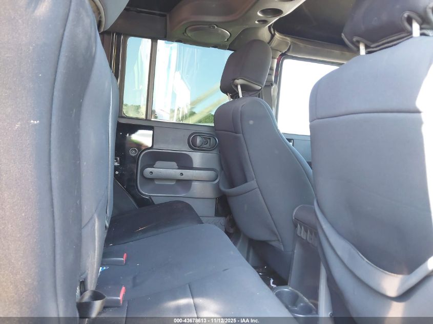 2008 Jeep Wrangler Unlimited Sahara VIN: 1J4GA59138L505040 Lot: 43678613