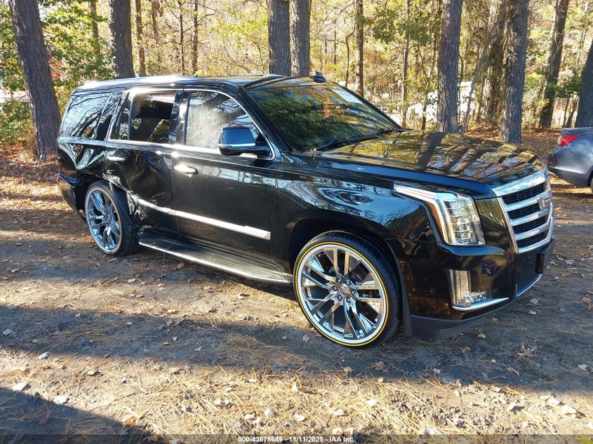 CADILLAC ESCALADE LUXURY