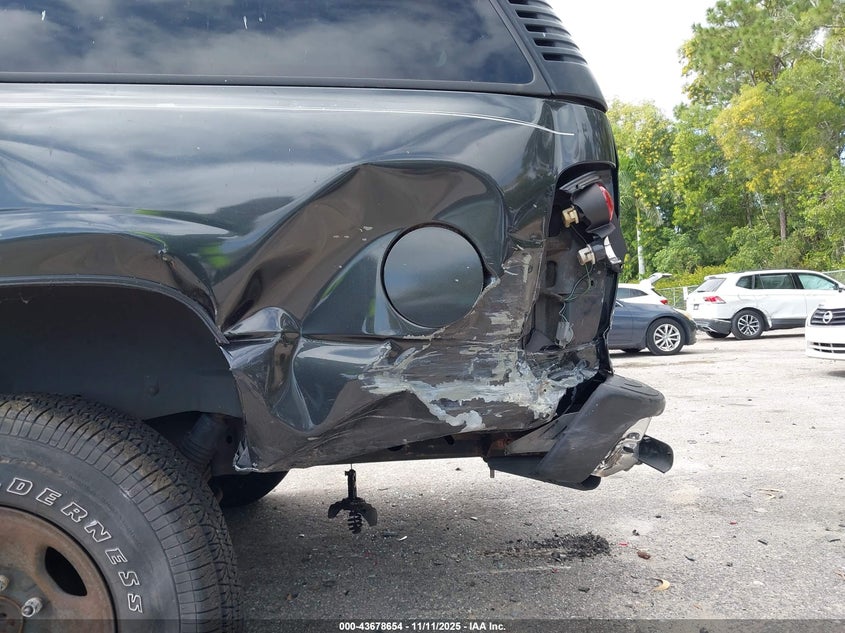 2003 Chevrolet Suburban 1500 Ls VIN: 3GNEC16Z93G255617 Lot: 43678654