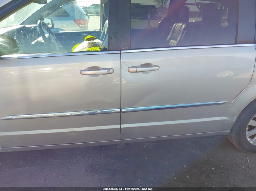 2013 Chrysler Town & Country Touring VIN: 2C4RC1BGXDR540885 Lot: 43678774