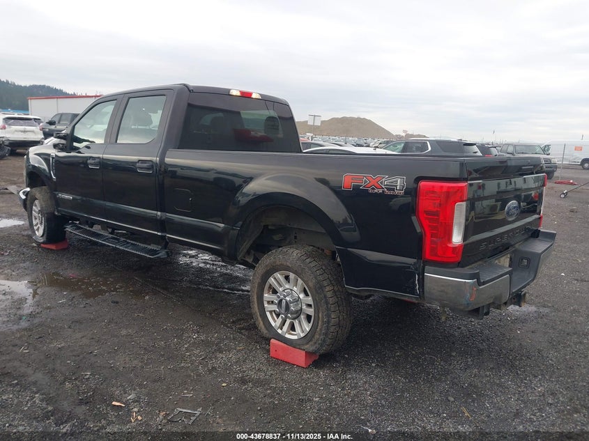 1FT8W3BTXJEB20998 2018 FORD F350 photo no. 3