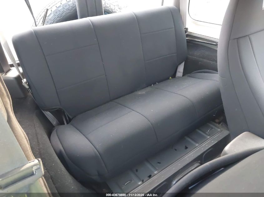 2000 Jeep Wrangler Sport VIN: 1J4FA49S7YP803999 Lot: 43678888