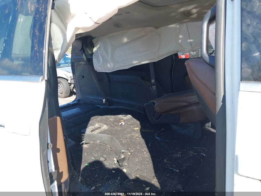 2017 Chrysler Pacifica Limited VIN: 2C4RC1GG2HR528020 Lot: 43678901