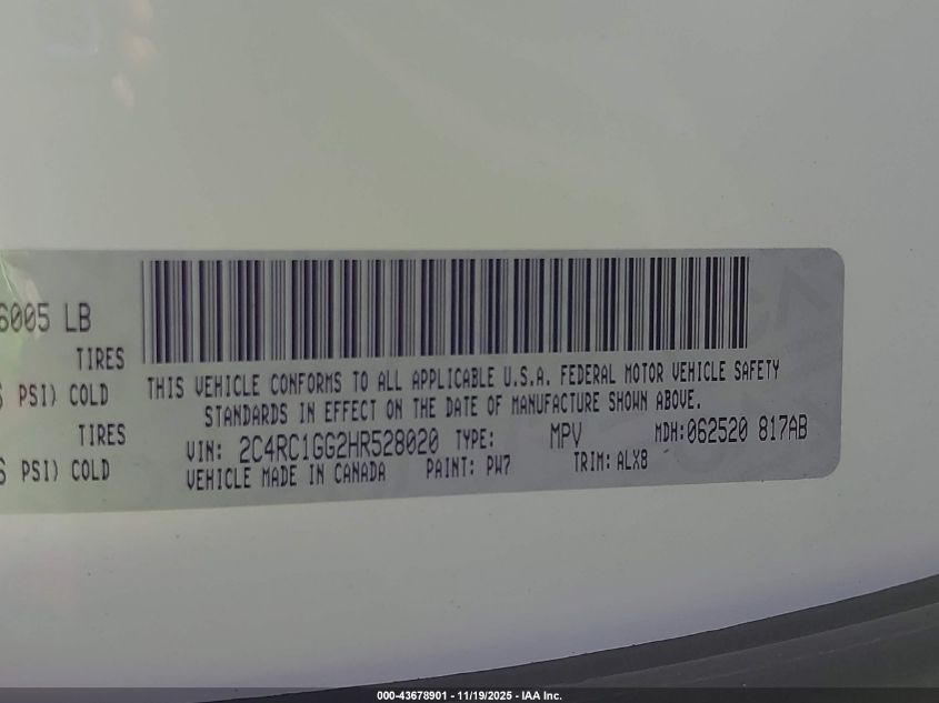 2017 Chrysler Pacifica Limited VIN: 2C4RC1GG2HR528020 Lot: 43678901