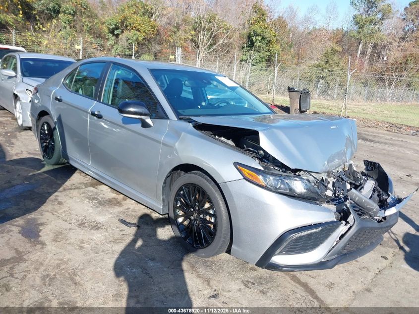 TOYOTA CAMRY SE NIGHTSHADE EDITION