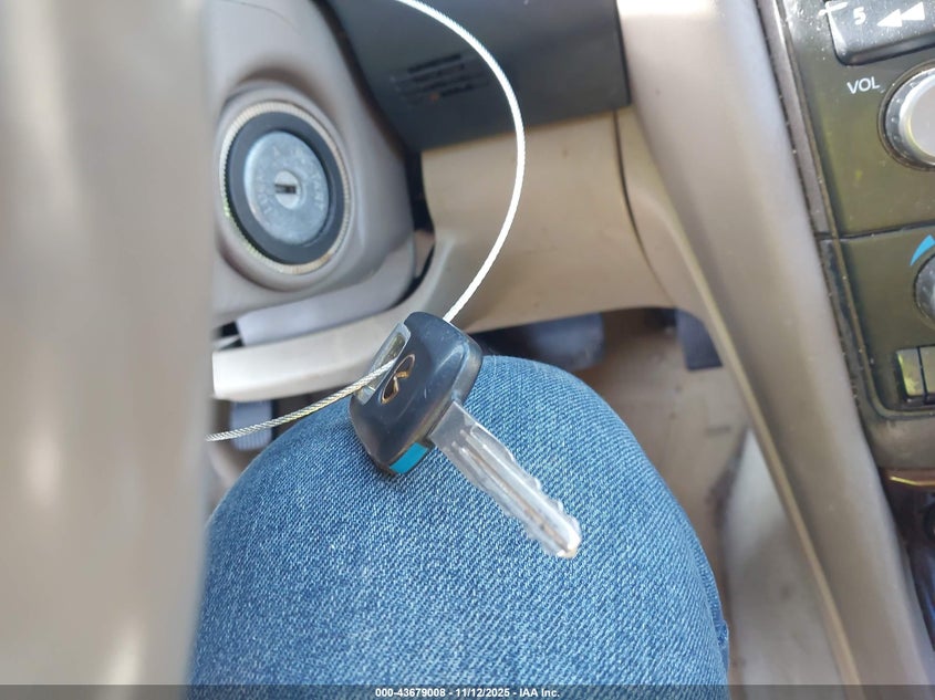 2000 Infiniti I30 Luxury/Touring VIN: JNKCA31A4YT115129 Lot: 43679008