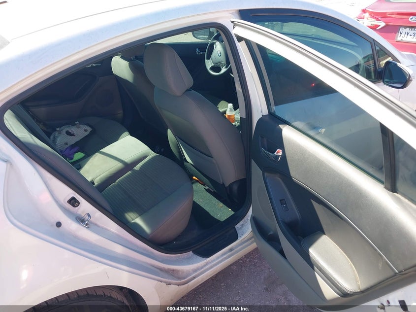 2015 Kia Forte Lx VIN: KNAFX4A68F5340909 Lot: 43679167