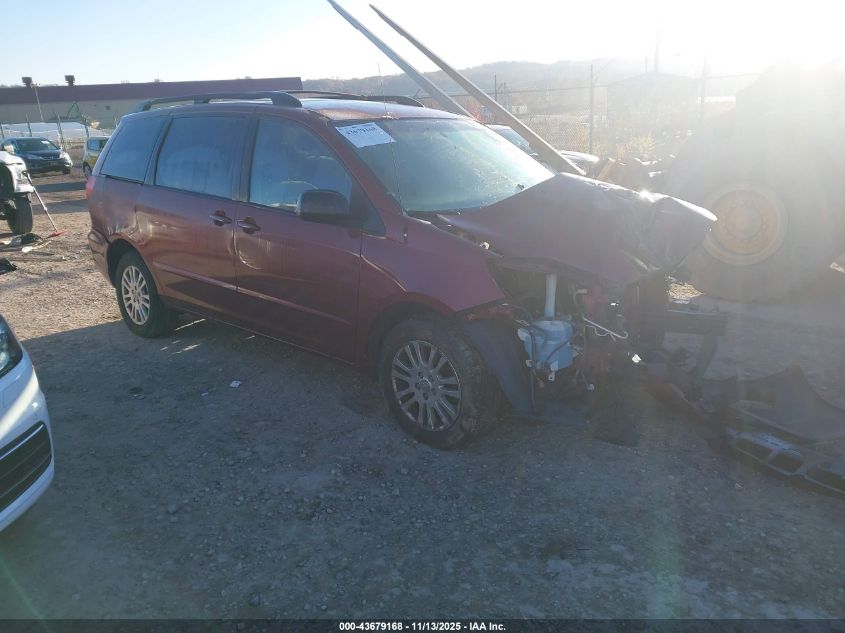 TOYOTA SIENNA LE