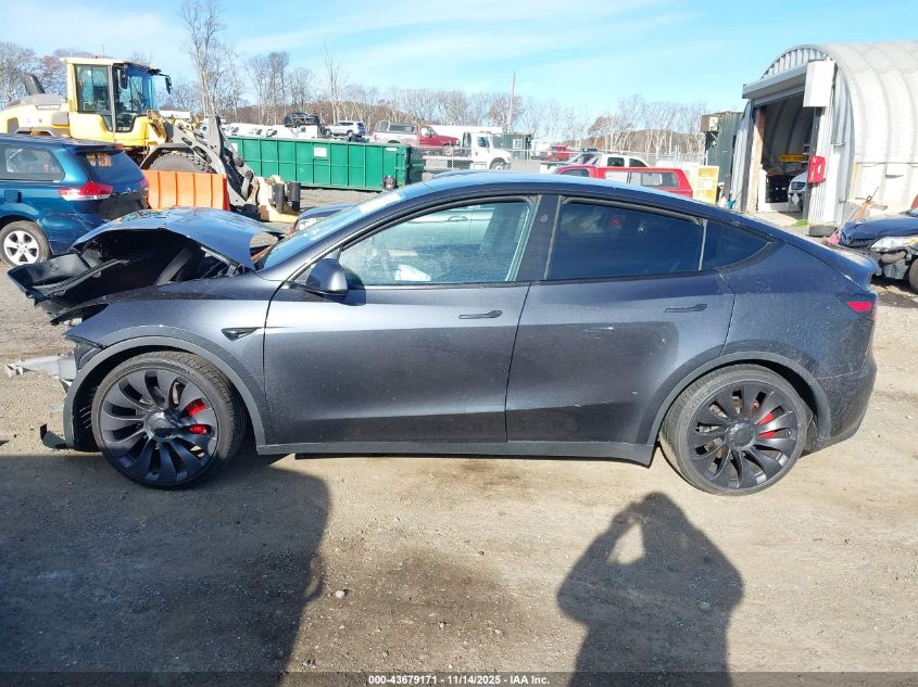 2024 Tesla Model Y Performance Dual Motor All-Wheel Drive VIN: 7SAYGDEF0RA264594 Lot: 43679171