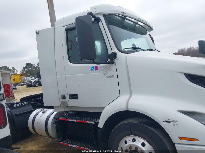 2020 Volvo Vnr VIN: 4V4WC9DG5LN257020 Lot: 43679189