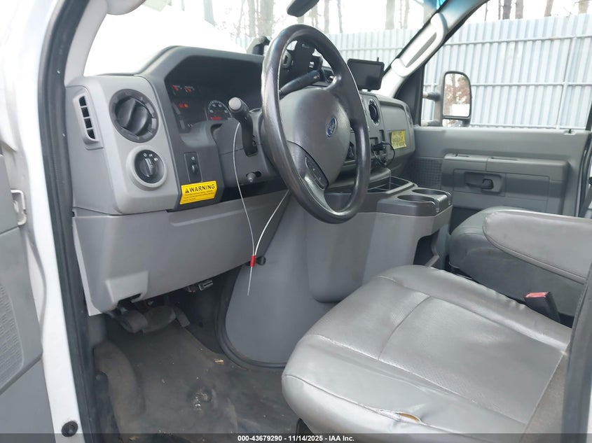 2014 Ford Econoline E450 Super Duty Cutwy Van VIN: 1FDWE4FL2EDA82300 Lot: 43679290