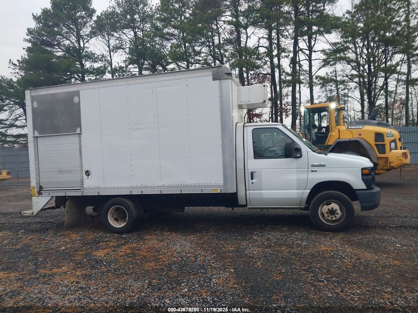 2014 Ford Econoline E450 Super Duty Cutwy Van VIN: 1FDWE4FL2EDA82300 Lot: 43679290